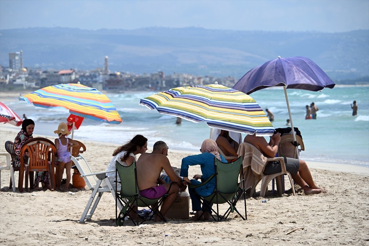 İsrail'in Lübnan'a yönelik artan saldırı tehdidine rağmen sınırdaki çatışma bölgesine kısa bir...