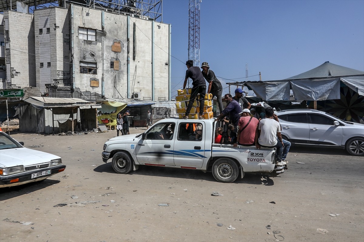 İsrail, 7 Ekim'den bu yana saldırılarını sürdürdüğü Gazze Şeridi'nde daha önce "güvenli" ilan...