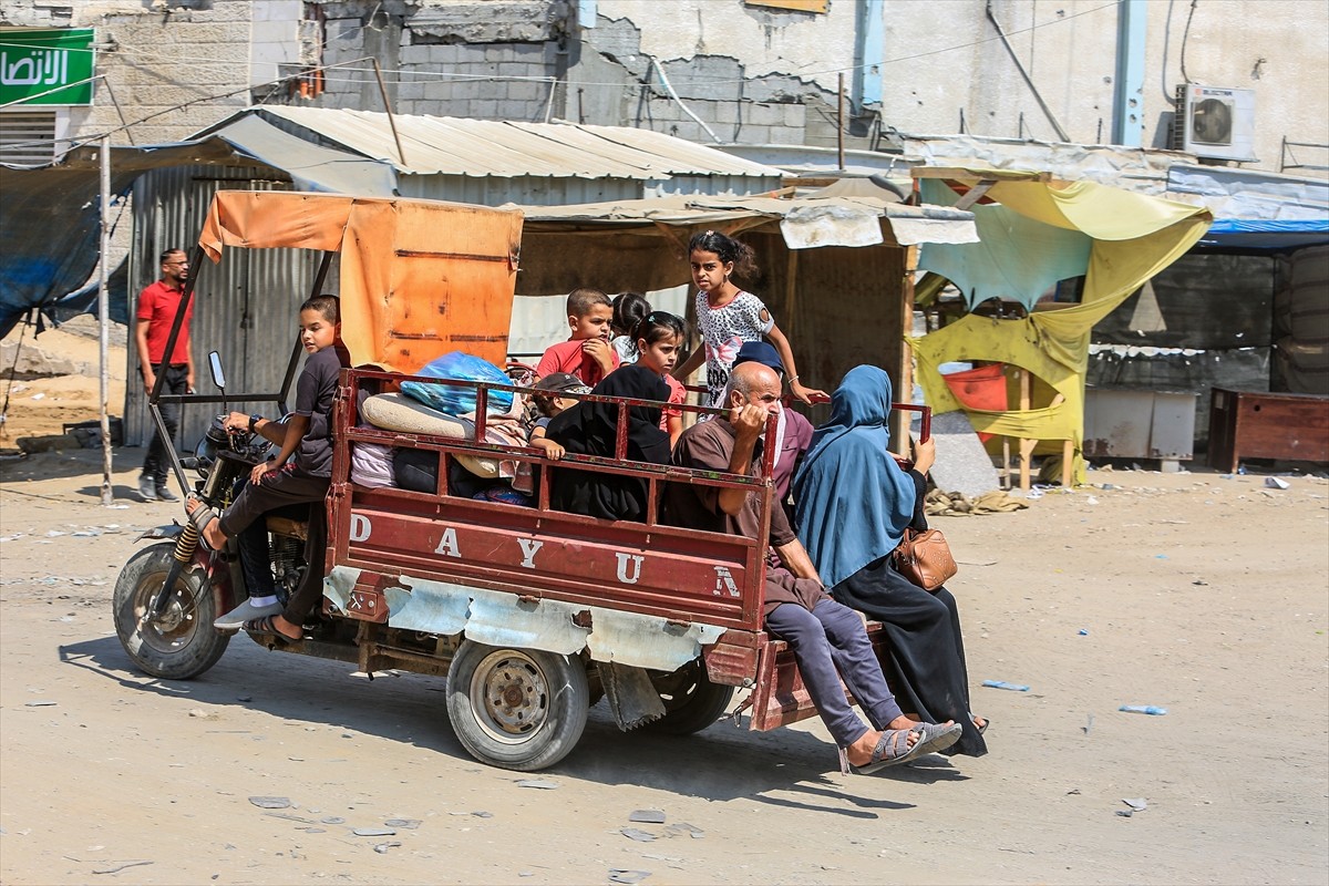 İsrail, 7 Ekim'den bu yana saldırılarını sürdürdüğü Gazze Şeridi'nde daha önce "güvenli" ilan...
