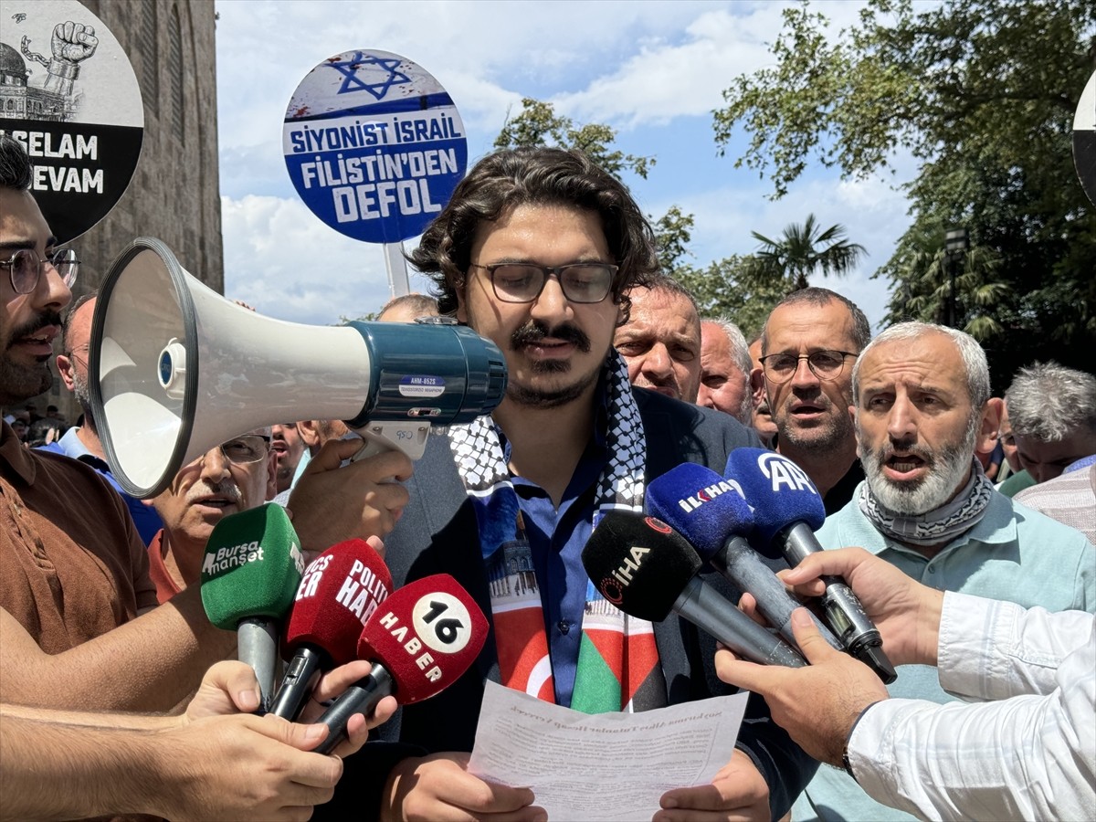 İsrail Başbakanı Binyamin Netanyahu'nun ABD Kongresi'ndeki konuşmasına Bursa'da tepki gösterildi....