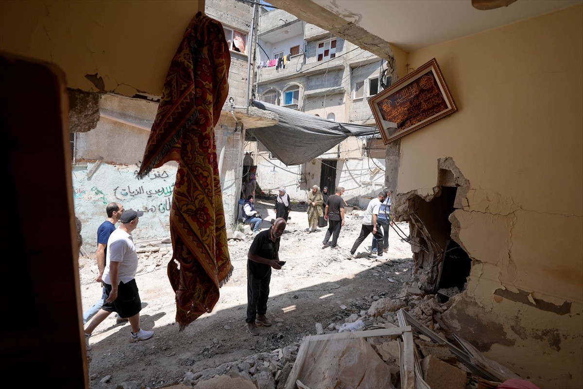 İsrail ordusu, gece saatlerinden itibaren yaklaşık 16 saat süre saldırı altında tuttuğu işgal...