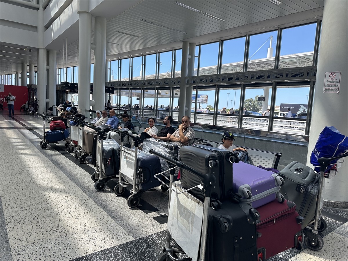 İsrail ordusunun Lübnan'a yönelik olası saldırı tehdidi nedeniyle Beyrut Refik Hariri Uluslararası...