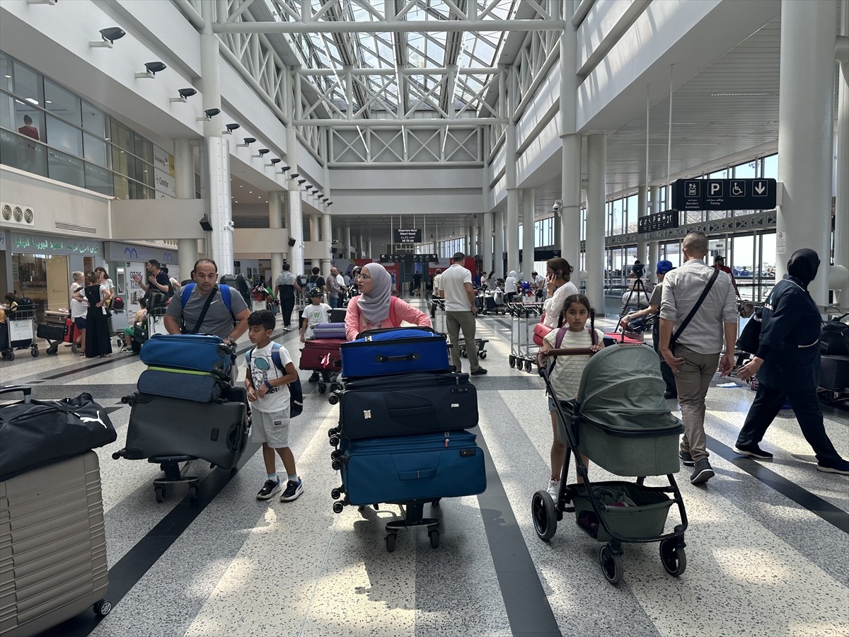 İsrail ordusunun Lübnan'a yönelik olası saldırı tehdidi nedeniyle Beyrut Refik Hariri Uluslararası...