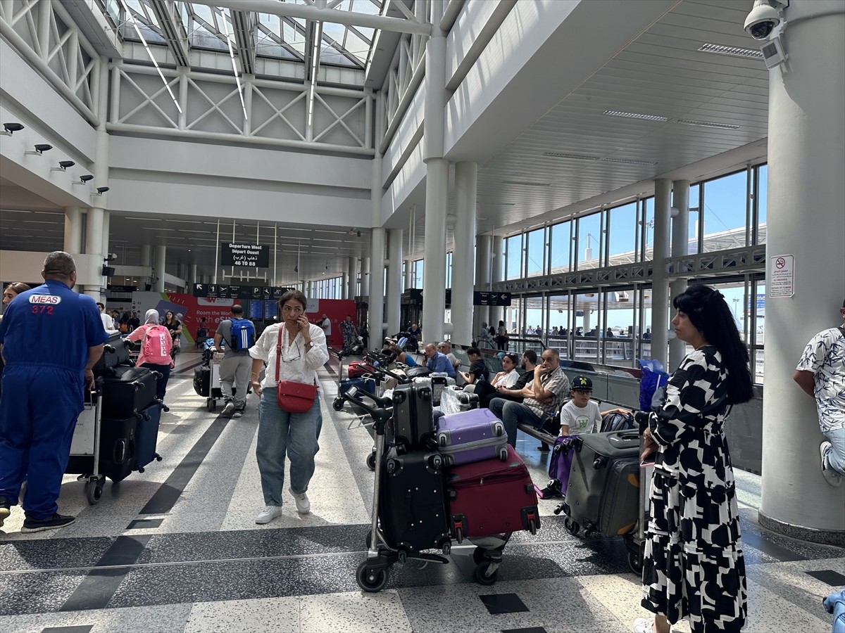 İsrail ordusunun Lübnan'a yönelik olası saldırı tehdidi nedeniyle Beyrut Refik Hariri Uluslararası...