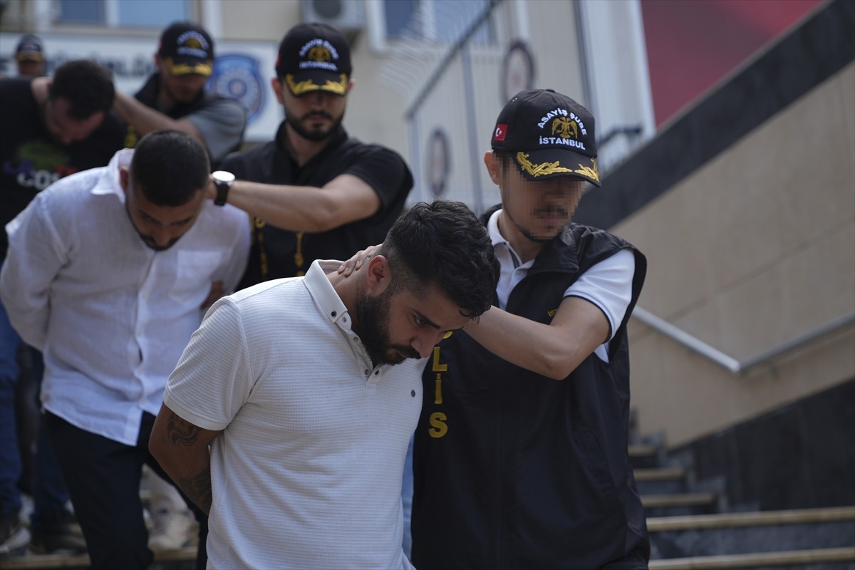 İstanbul merkezli 8 ilde bir suç örgütüne yönelik yapılan operasyonda, yediemin otoparklarından...