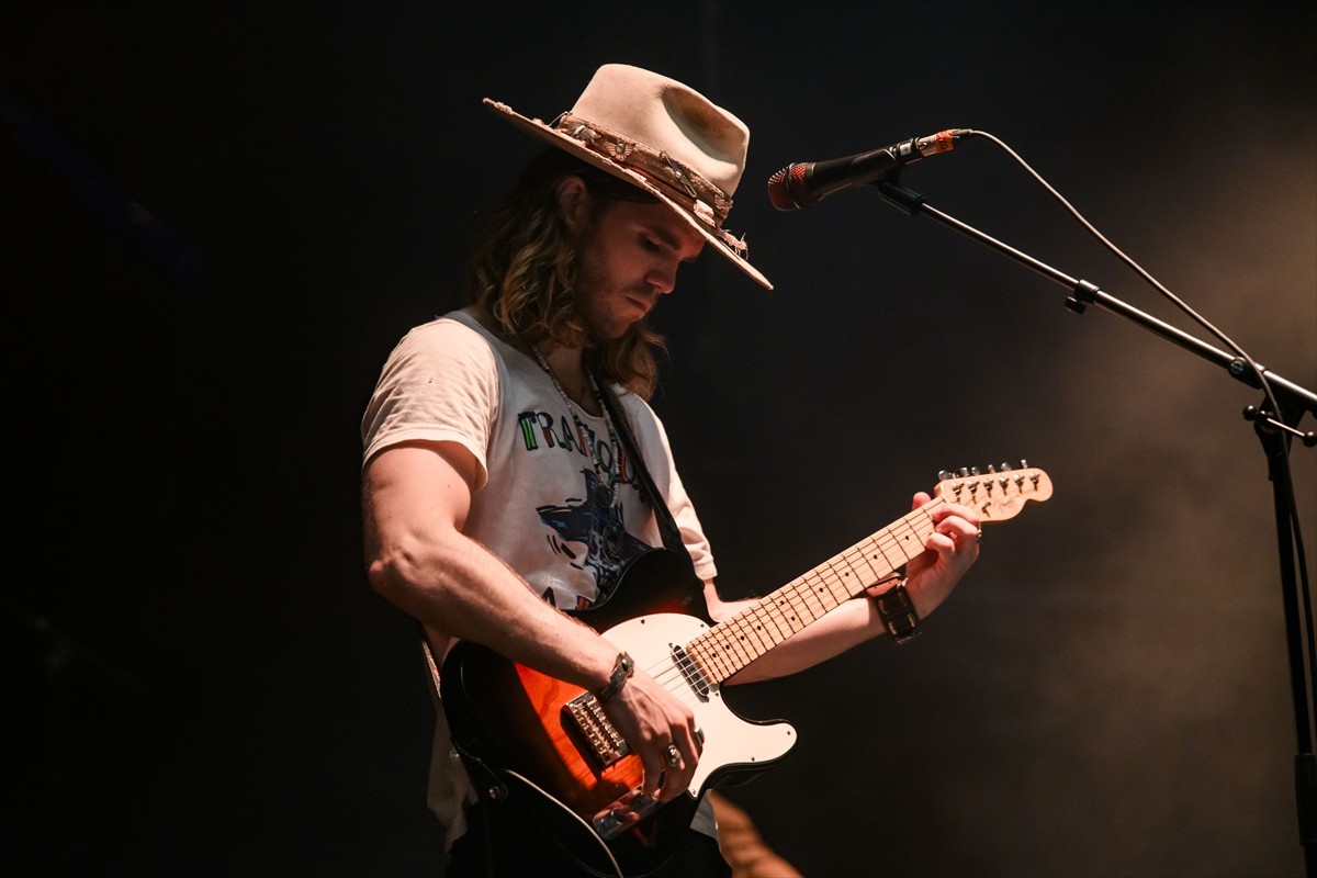 İzlandalı rock grubu Kaleo, KüçükÇiftlik Bahçe'de müzikseverlerle buluştu. Grup "Lonely Cowboy" ve...