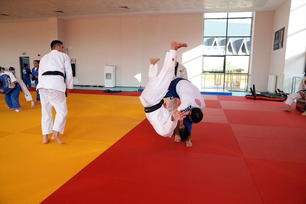 Kastamonu Olimpiyat Hazırlık ve Kamp Eğitim Merkezi'nde olimpiyatlara hazırlanan Türkiye Judo...