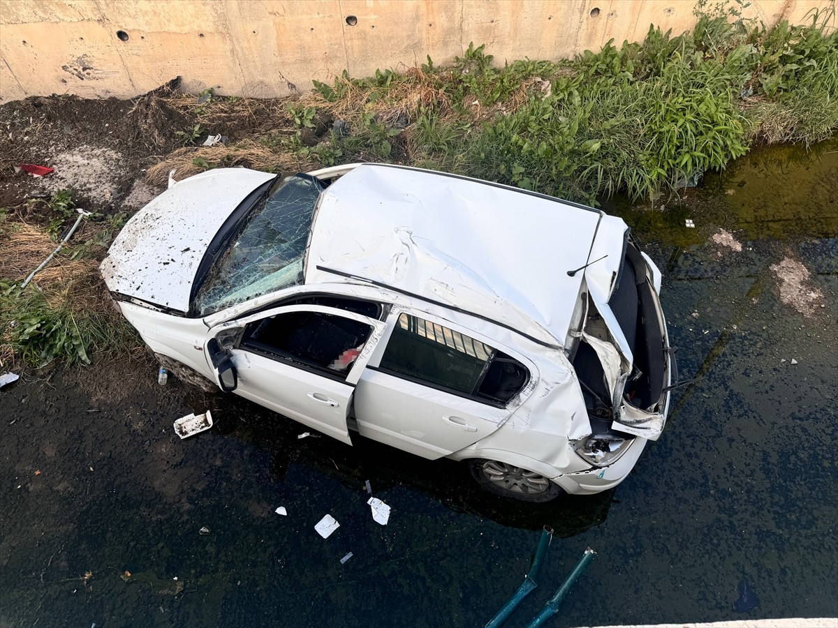  Kayseri'de otomobilin kanala düşmesi sonucu yaralanan sürücü tedavi altına alındı.