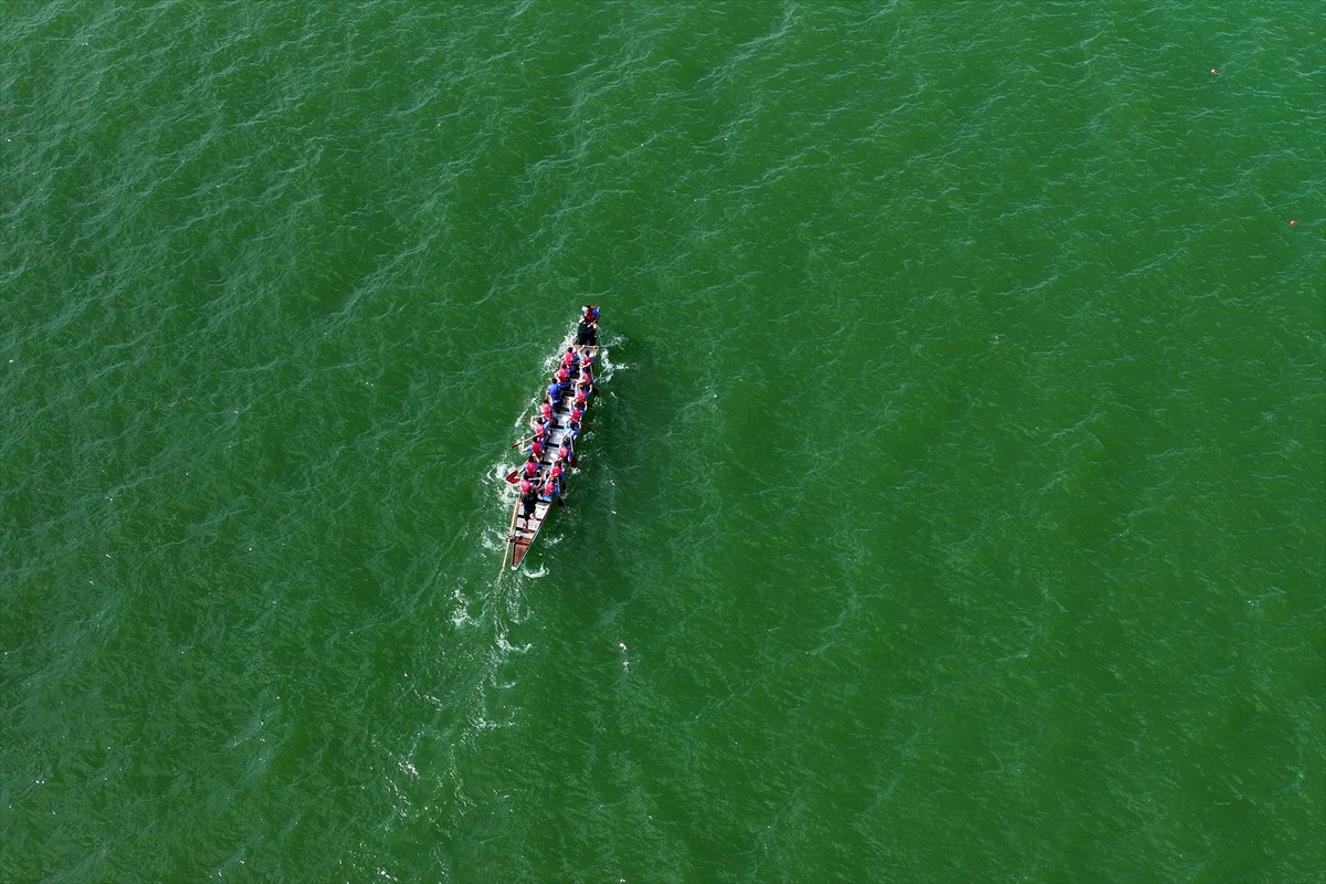 Kayseri'de Yamula Baraj Gölü'nde düzenlenen Dragon Festivali'nin ilk etabı tamamlandı. Kocasinan...