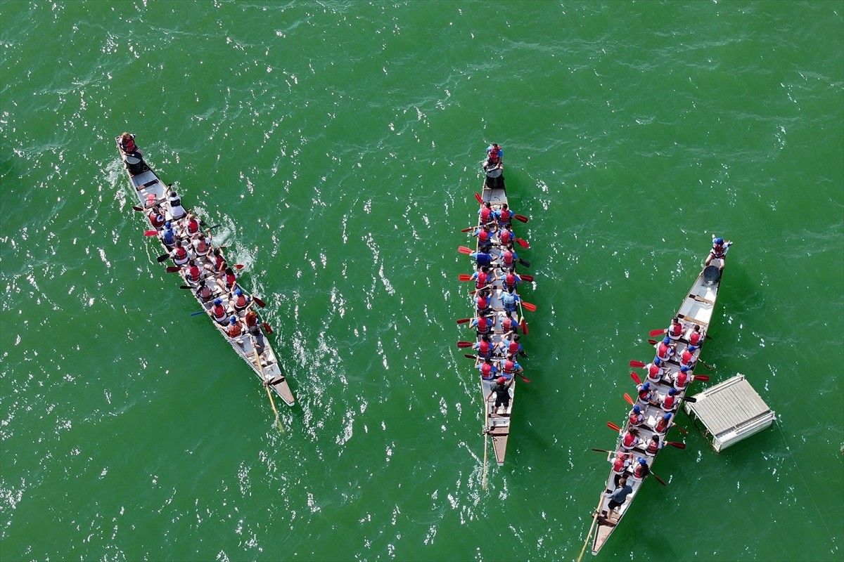 Kayseri'de Yamula Baraj Gölü'nde düzenlenen Dragon Festivali'nin ilk etabı tamamlandı. Kocasinan...