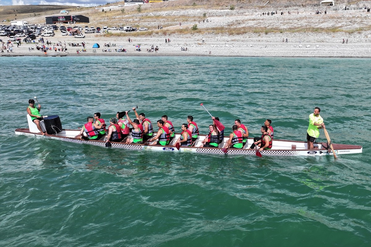 Kayseri'de Yamula Baraj Gölü'nde düzenlenen Dragon Festivali'nin ilk etabı tamamlandı. Kocasinan...