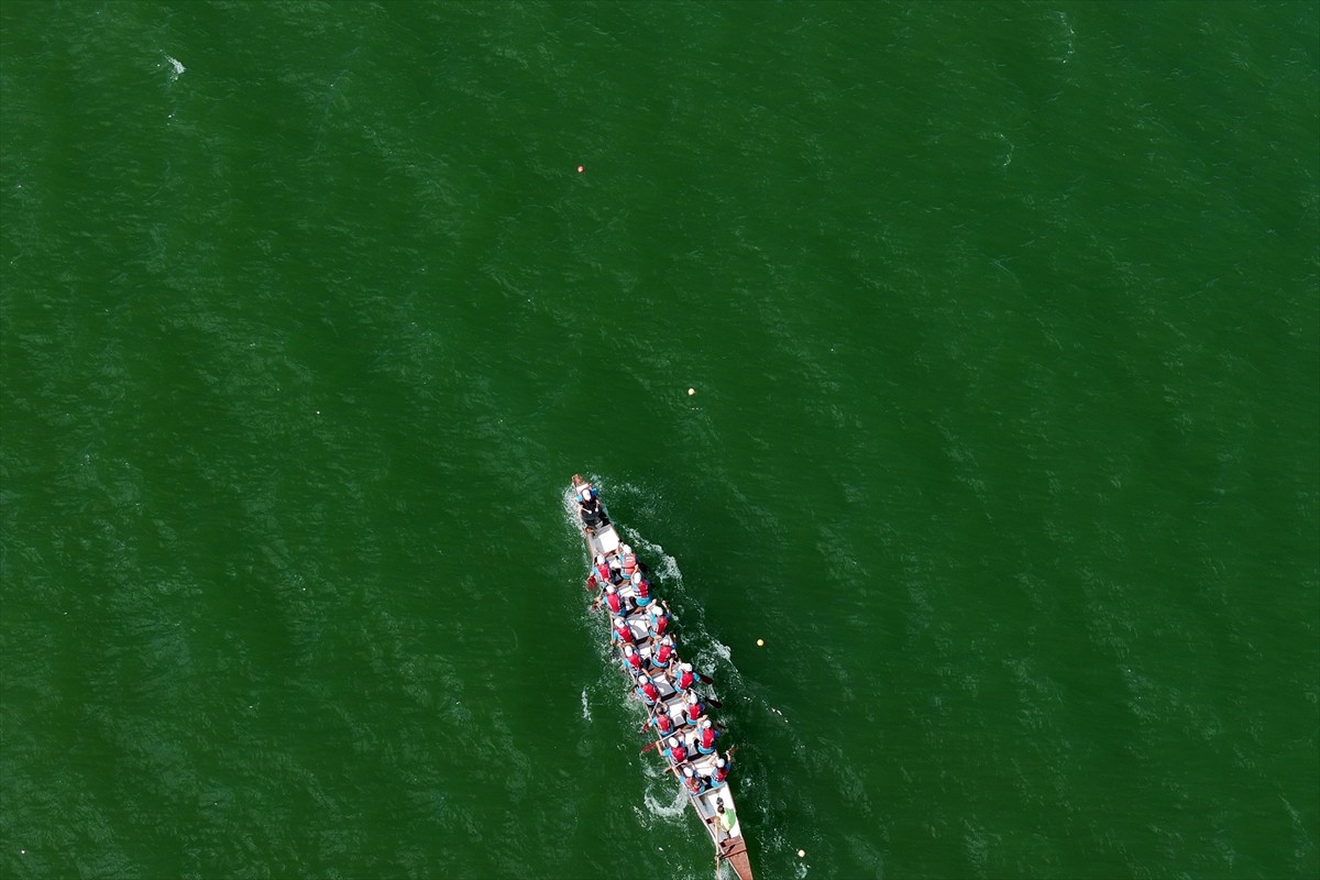 Kayseri'de Yamula Baraj Gölü'nde düzenlenen Dragon Festivali'nin ilk etabı tamamlandı. Kocasinan...