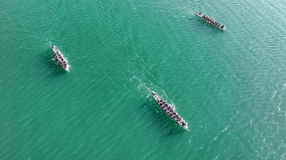 Kayseri'de Yamula Baraj Gölü'nde düzenlenen Dragon Festivali sona erdi. Kocasinan Belediyesi ve...
