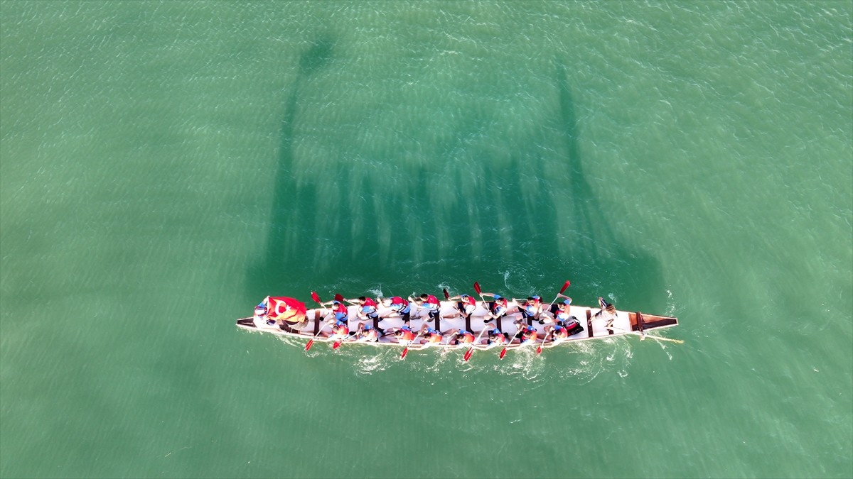 Kayseri'de Yamula Baraj Gölü'nde düzenlenen Dragon Festivali sona erdi. Kocasinan Belediyesi ve...