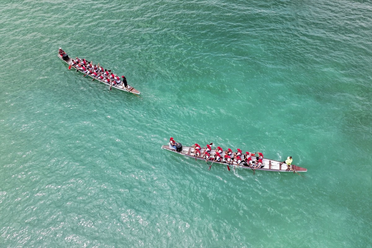 Kayseri'de Yamula Barajı gölündeki Dragon Festivali seri yarışlarla başladı. Kocasinan Belediyesi...
