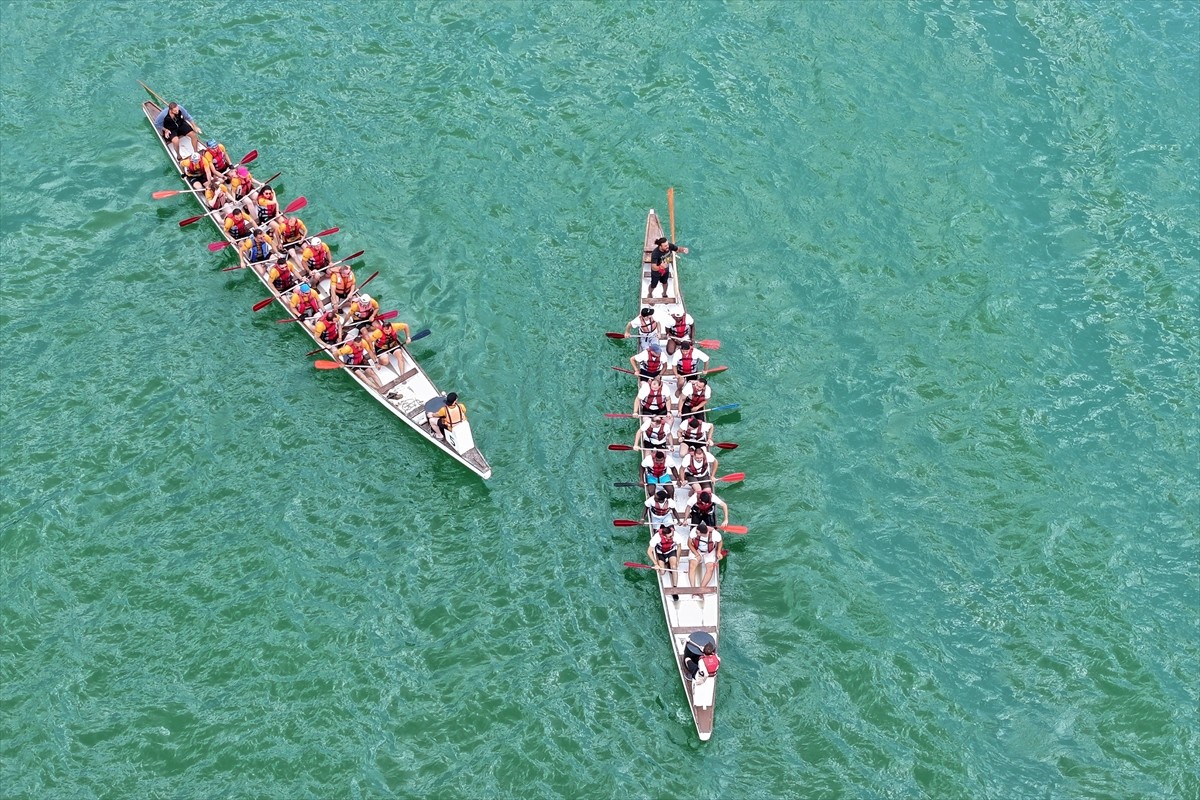 Kayseri'de Yamula Barajı gölündeki Dragon Festivali seri yarışlarla başladı. Kocasinan Belediyesi...