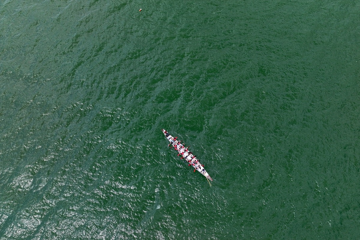 Kayseri'de Yamula Barajı gölündeki Dragon Festivali seri yarışlarla başladı. Kocasinan Belediyesi...