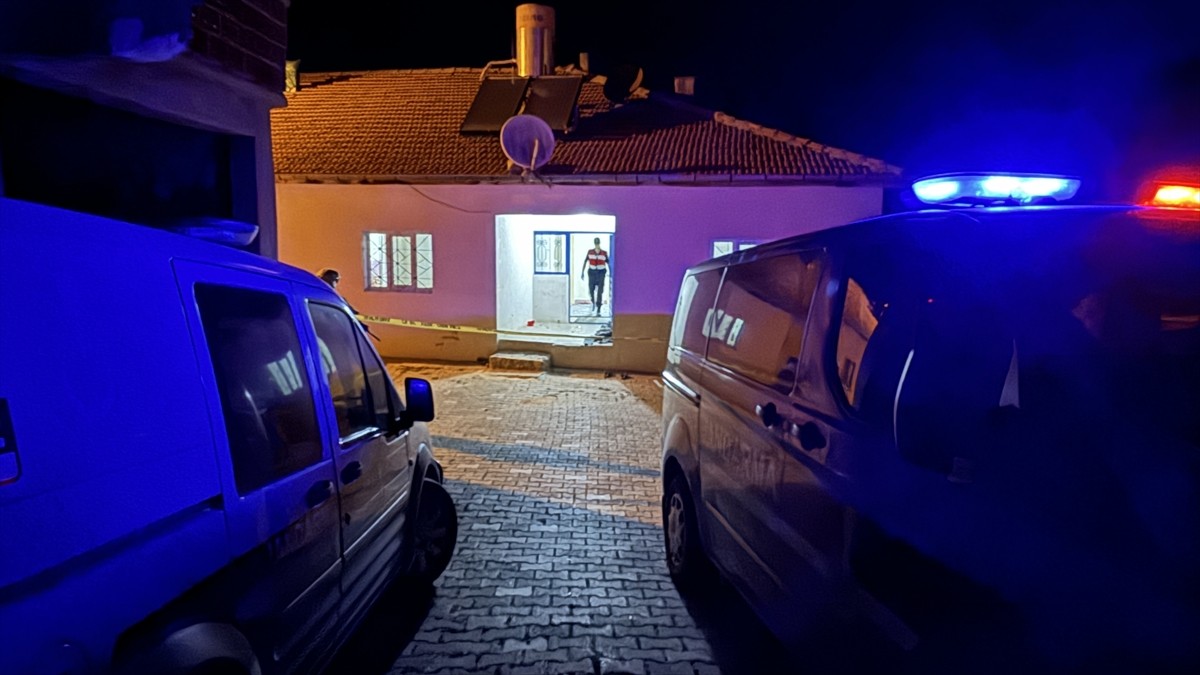 Kayseri'nin Develi ilçesinde iki aile arasında çocukların tartışması nedeniyle çıktığı öne sürülen...