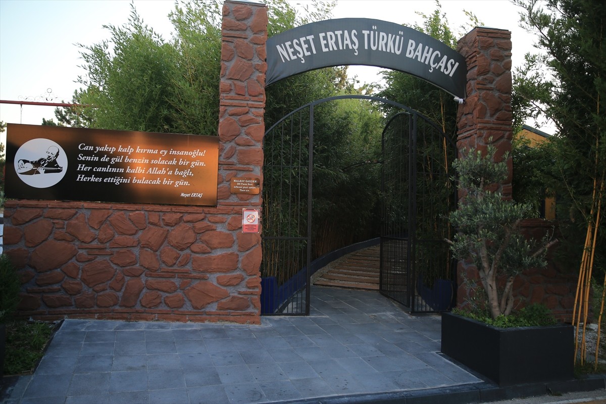 Kırşehir'de iş insanı Ercan Malkoç tarafından yaklaşık 10 dönümlük alanda oluşturulan "Neşet Ertaş...