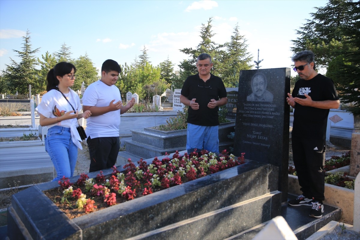 Kırşehir'de iş insanı Ercan Malkoç tarafından yaklaşık 10 dönümlük alanda oluşturulan "Neşet Ertaş...