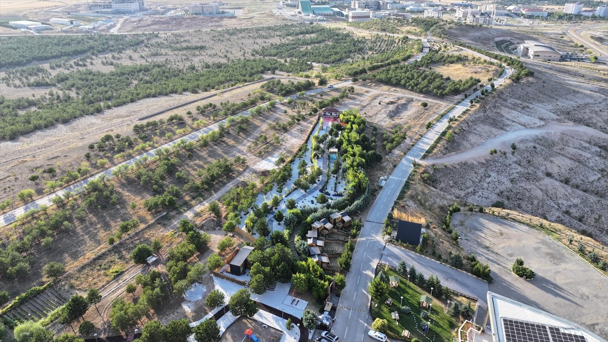 Kırşehir'de iş insanı Ercan Malkoç tarafından yaklaşık 10 dönümlük alanda oluşturulan "Neşet Ertaş...