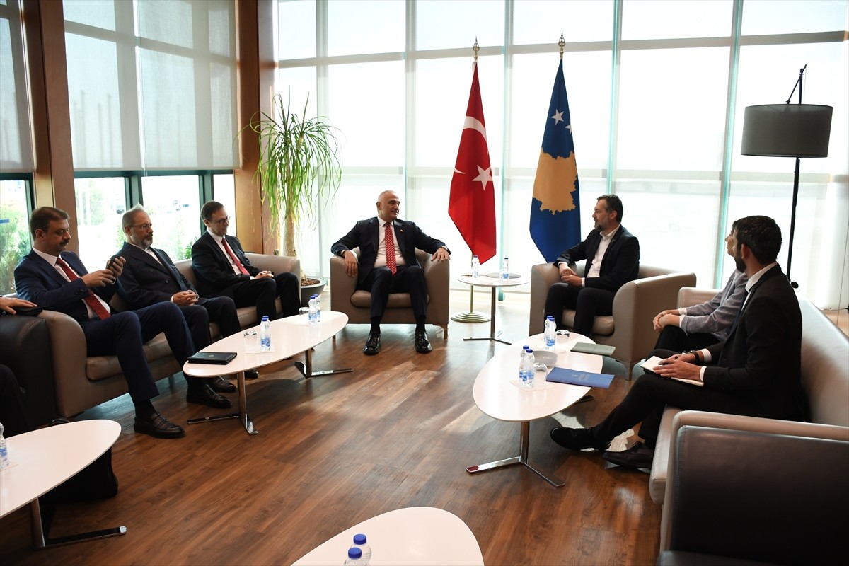 Kültür ve Turizm Bakanı Mehmet Nuri Ersoy (sağda), Kosova'ya günübirlik ziyareti kapsamında...
