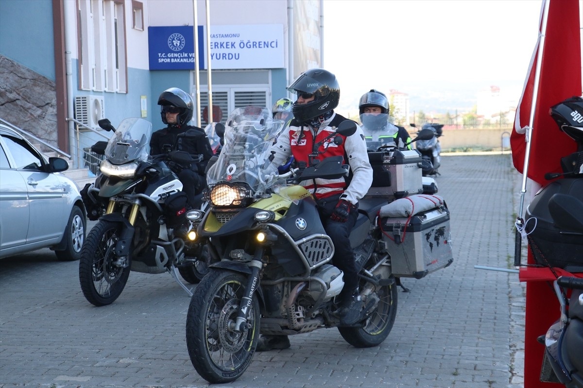 Kurtuluş Savaşı'nda İstanbul ve Rusya'dan deniz yoluyla İnebolu Limanı'na gelen cephanelerin...
