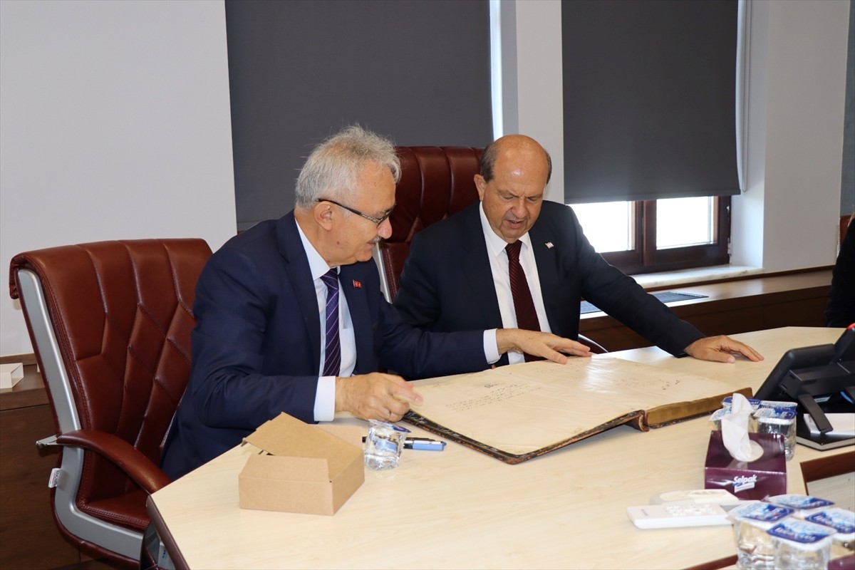 Kuzey Kıbrıs Türk Cumhuriyeti (KKTC) Cumhurbaşkanı Ersin Tatar(sağda), Darphane ve Damga Matbaası...