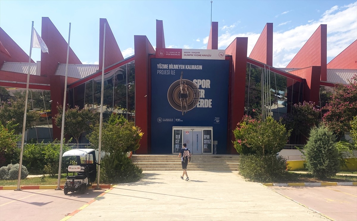 Mersin'de 2013'teki Akdeniz Oyunları öncesi inşa edilen olimpik yüzme havuzu, 11 yılda 263 bin...