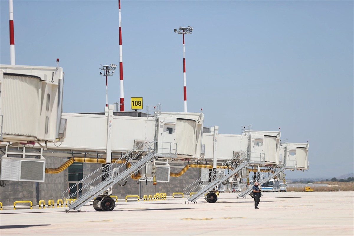 Mersin'de yapılan Çukurova Uluslararası Havalimanı'nın resmi açılışının, 10 Ağustos'ta...