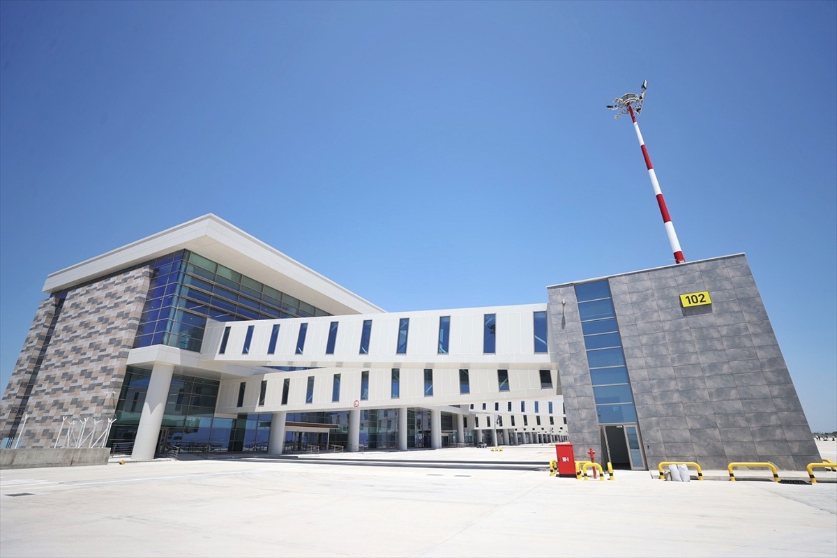 Mersin'de yapılan Çukurova Uluslararası Havalimanı'nın resmi açılışının, 10 Ağustos'ta...