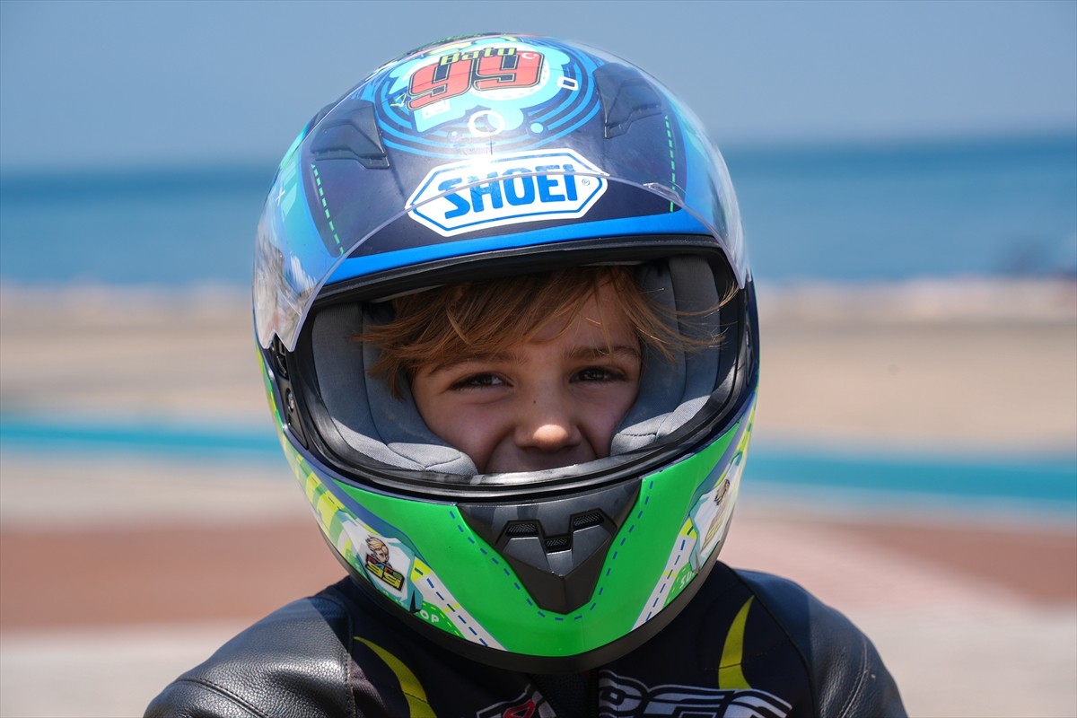 Motosiklet üzerinde henüz 5 yaşında 2 kupa ve bir madalya kazanan Atlas Pars Pehlivan, milli...