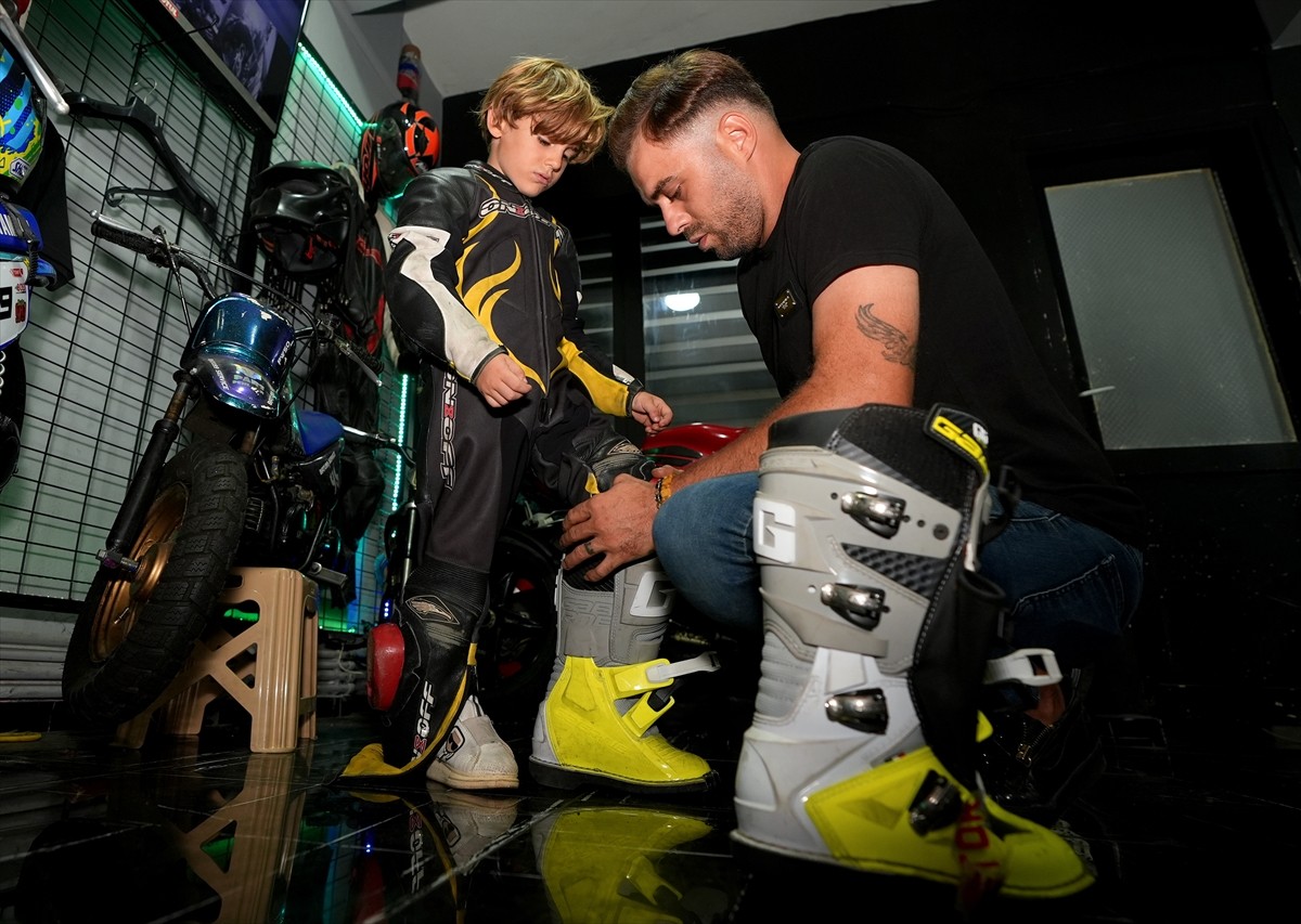 Motosiklet üzerinde henüz 5 yaşında 2 kupa ve bir madalya kazanan Atlas Pars Pehlivan, milli...