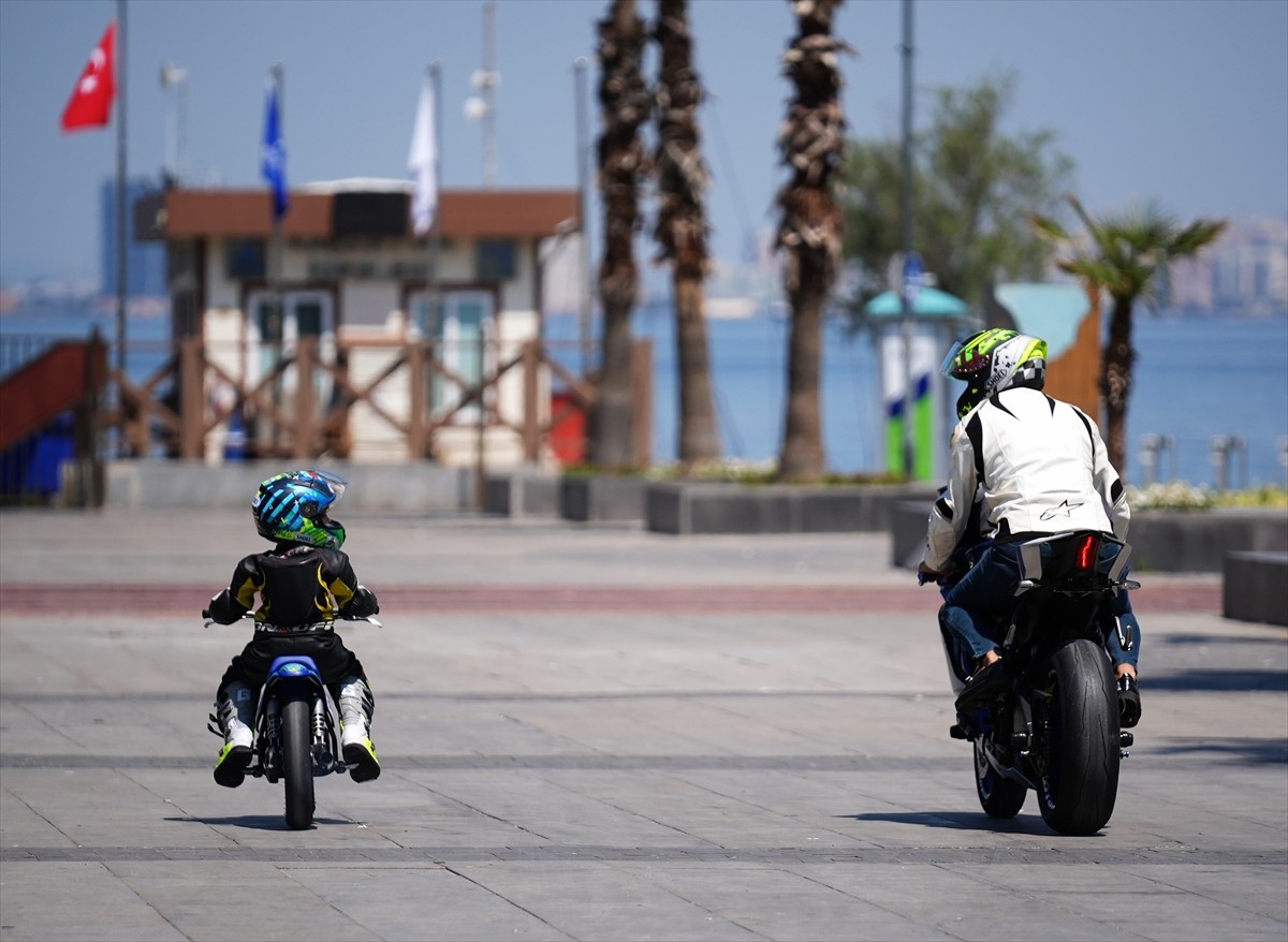 Motosiklet üzerinde henüz 5 yaşında 2 kupa ve bir madalya kazanan Atlas Pars Pehlivan, milli...