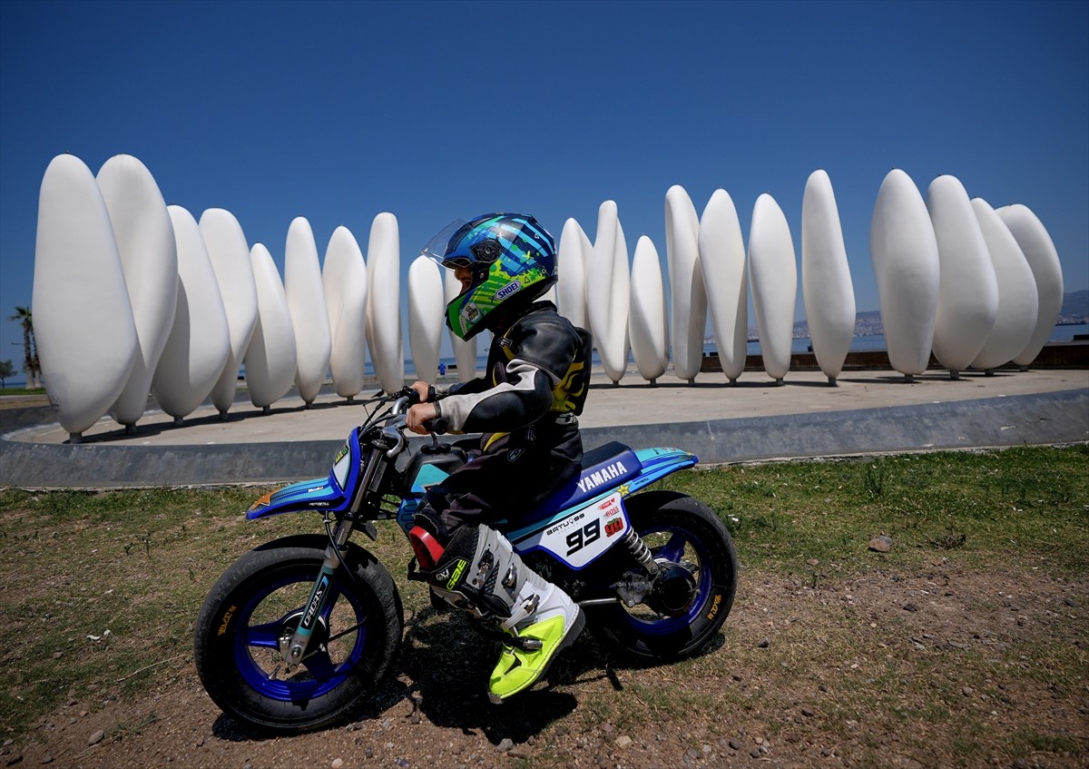 Motosiklet üzerinde henüz 5 yaşında 2 kupa ve bir madalya kazanan Atlas Pars Pehlivan, milli...