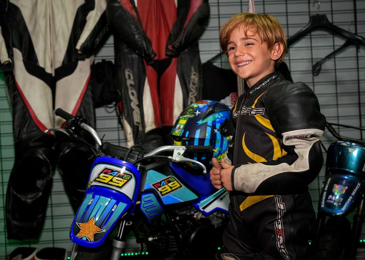 Motosiklet üzerinde henüz 5 yaşında 2 kupa ve bir madalya kazanan Atlas Pars Pehlivan, milli...