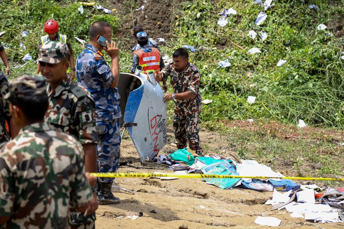 Nepal'in başkenti Katmandu'daki Tribhuvan Uluslararası Havalimanı'nda 19 kişiyi taşıyan bir uçak...