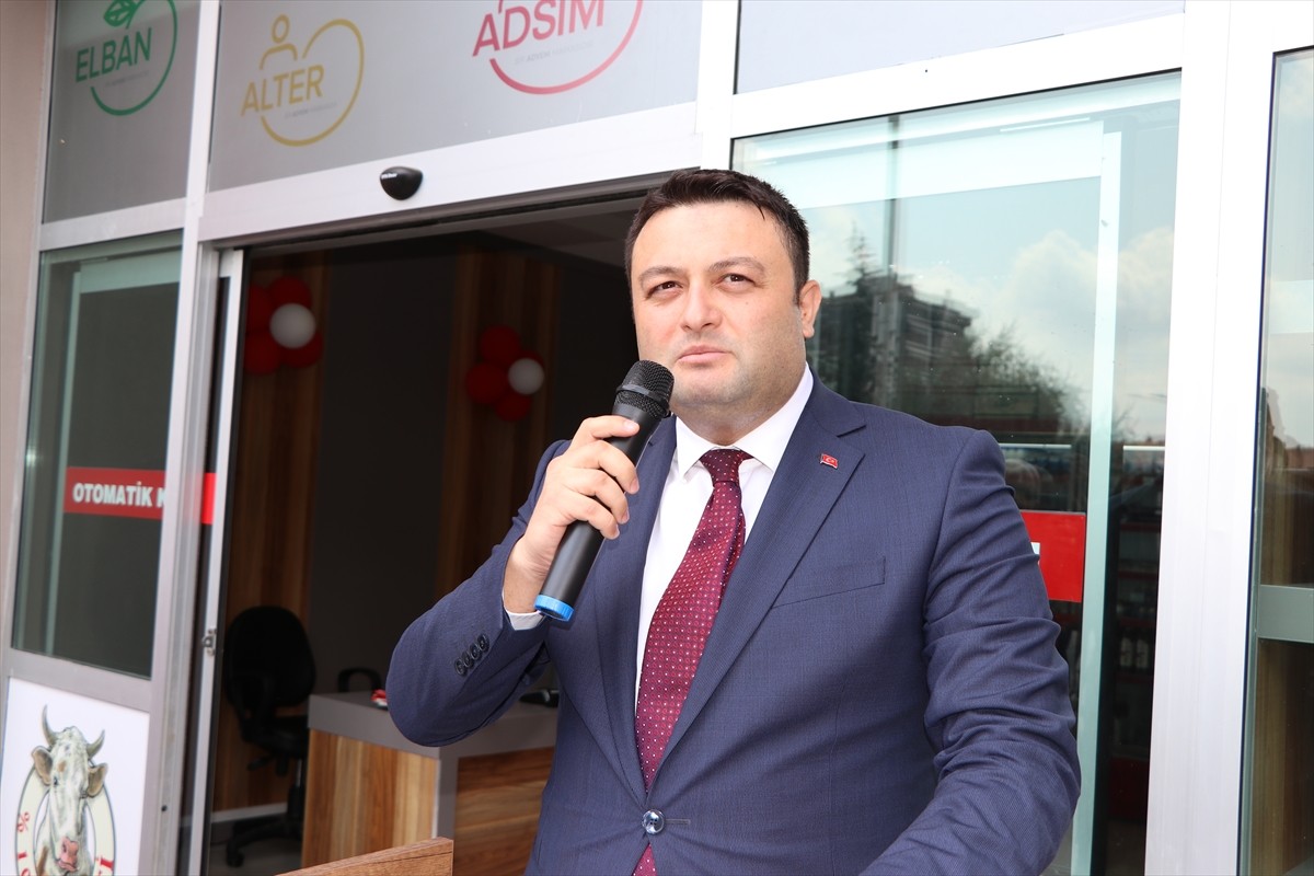 Niğde Adliyesi'nde, cezaevlerindeki hükümlülerin ürettikleri ürünlerin satışının yapıldığı...