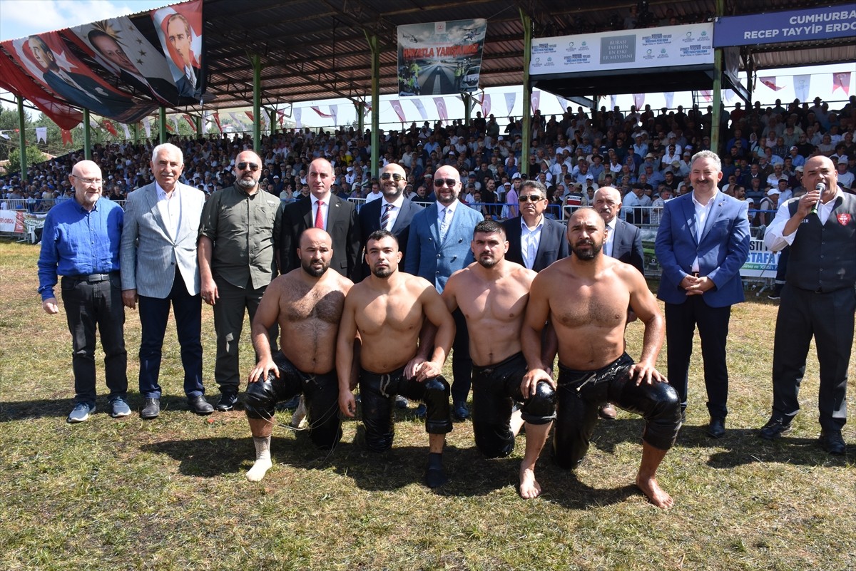 Ordu'da, 916'ncı Aybastı Perşembe Yaylası Ordulu Mustafa Pehlivan Yağlı Güreş ve Kültür...