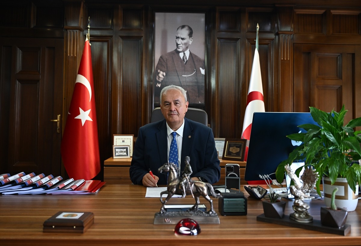 Orta Doğu Teknik Üniversitesi (ODTÜ) Rektörü Prof. Dr. Mustafa Verşan Kök, yapay zekayla ilgili...