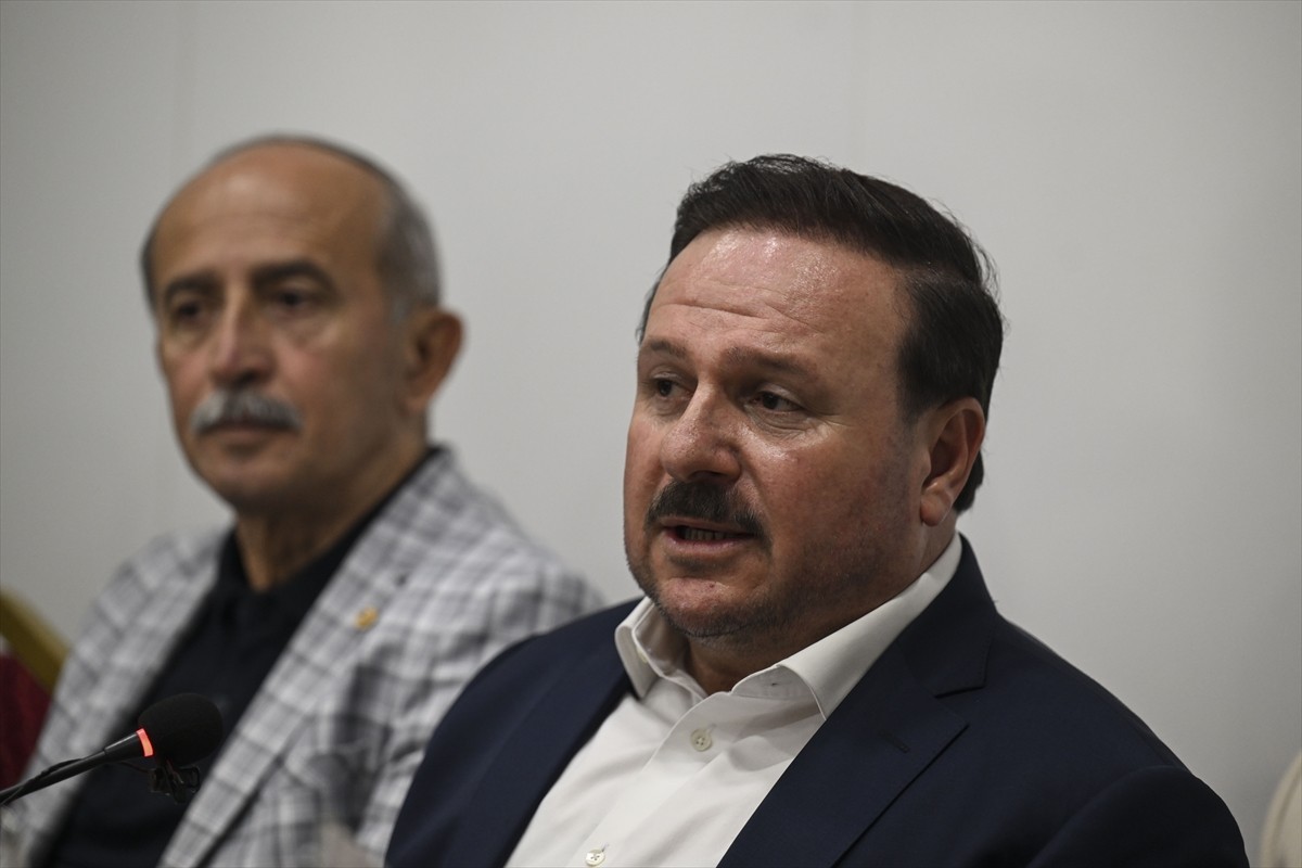 Öz-İplik İş Sendikası Genel Başkanı Rafi Ay, 24 Temmuz Gazeteciler ve Basın Bayramı dolayısıyla...