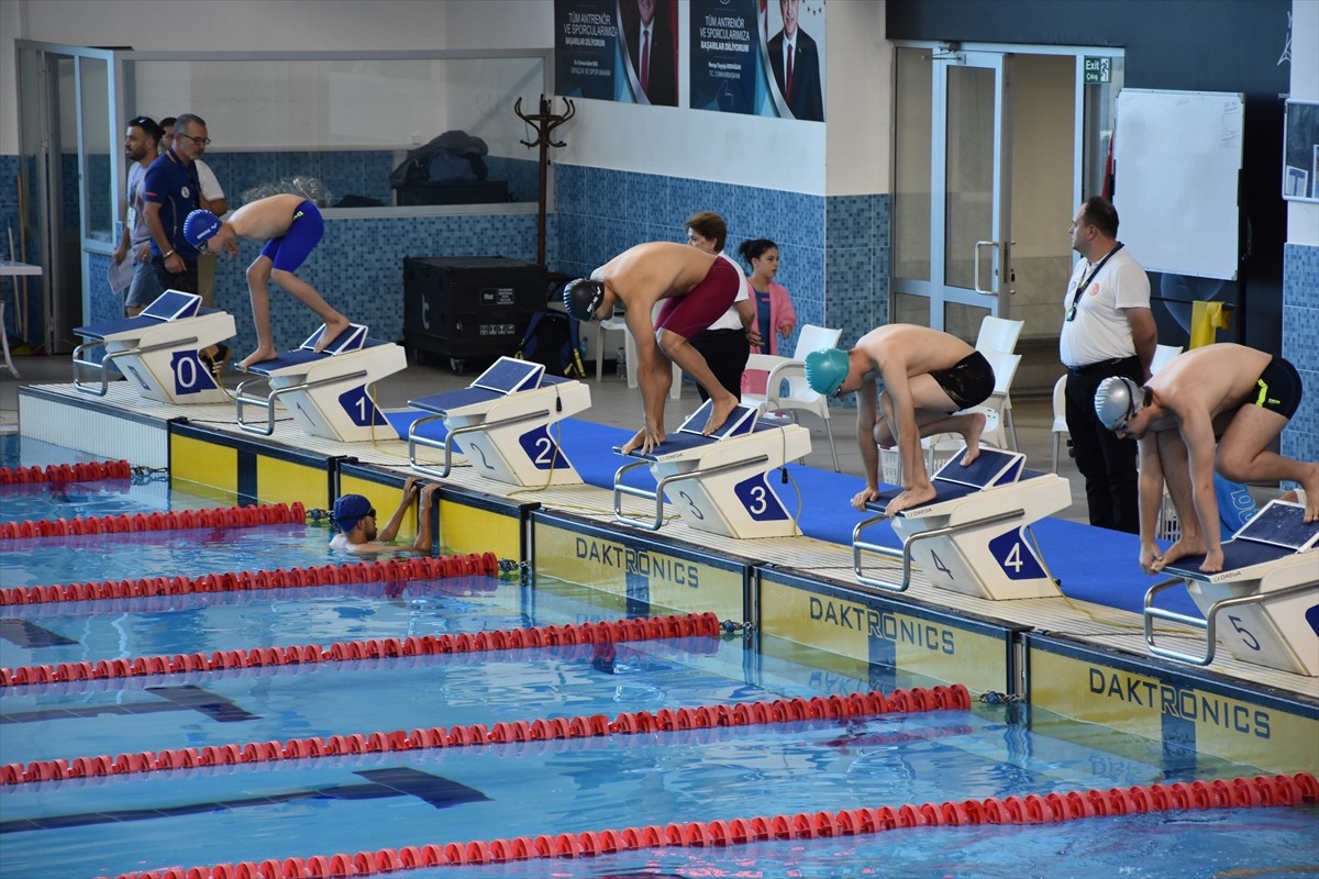 Para Yüzme ve Deaf Yüzme Kulüplerarası Türkiye Şampiyonası, Trabzon'da start aldı. Mehmet Akif...