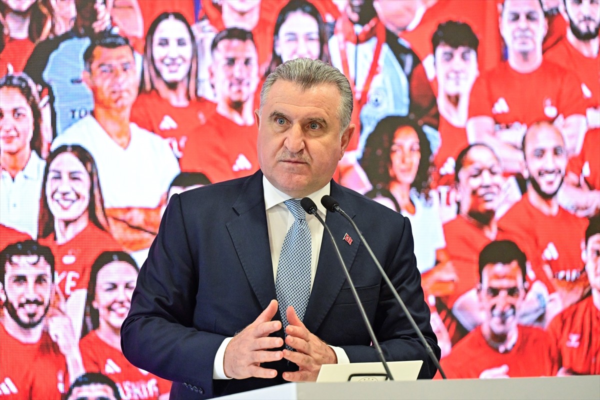 Paris 2024 Olimpiyatları'nda mücadele edecek "Team Türkiye" kafilesi, Fransa'ya uğurlandı. Gençlik...