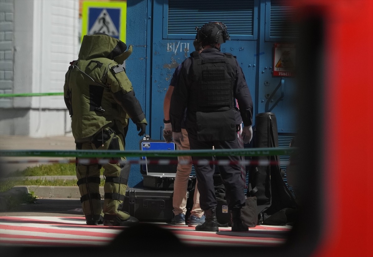 Rusya’nın başkenti Moskova’da park halindeki otomobilde meydana gelen patlamada bir Rus askeri...