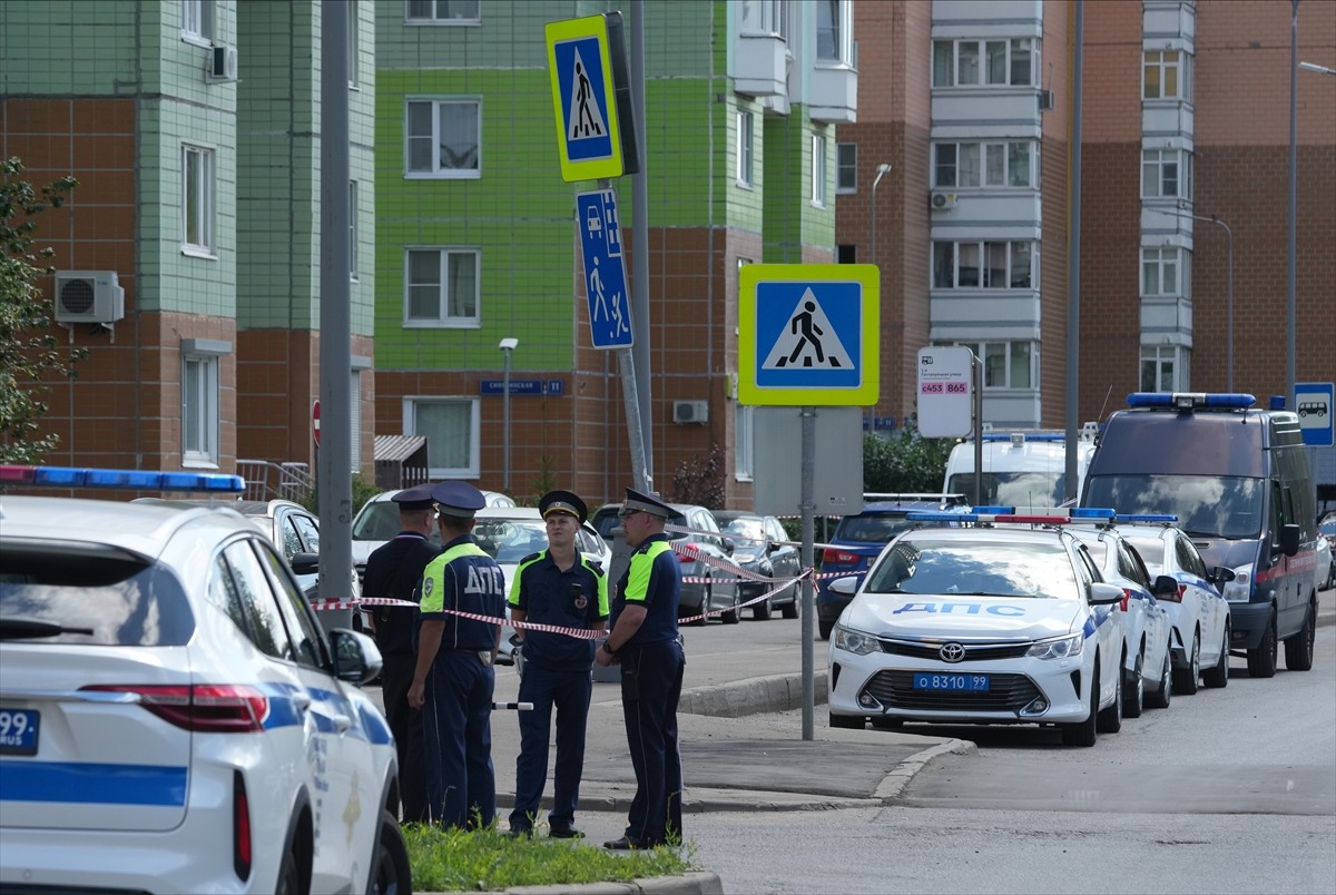 Rusya’nın başkenti Moskova’da park halindeki otomobilde meydana gelen patlamada bir Rus askeri...