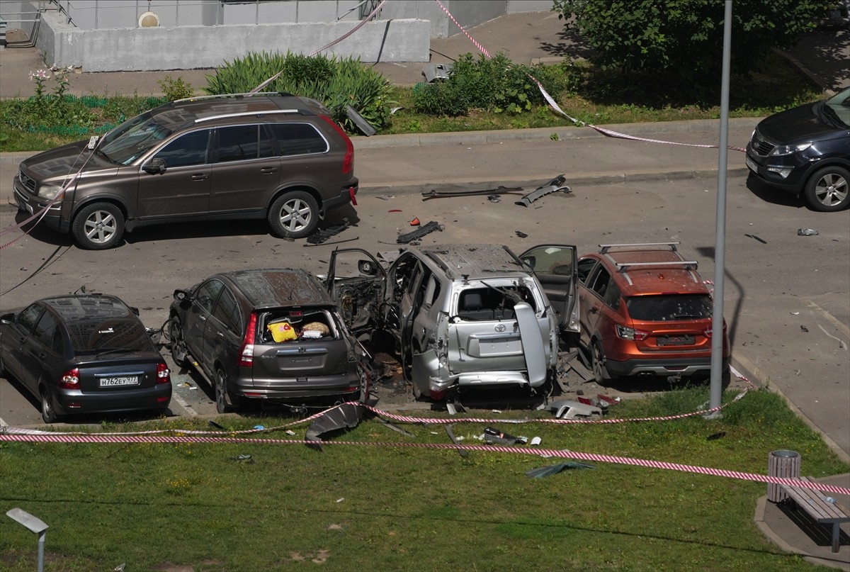 Rusya’nın başkenti Moskova’da park halindeki otomobilde meydana gelen patlamada bir Rus askeri...