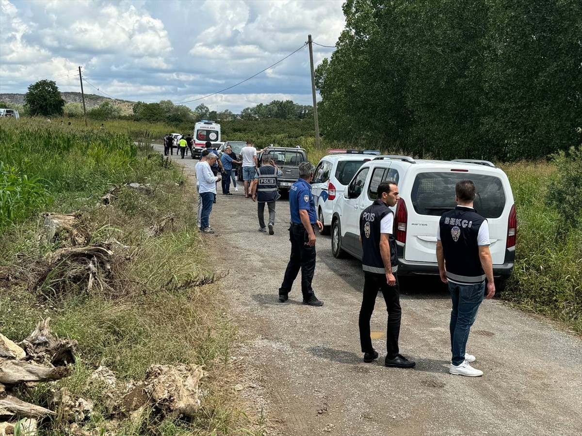 Sakarya'da eski Ferizli Belediye Başkanı Ahmet Soğuk, uğradığı silahlı saldırı sonucu hayatını...