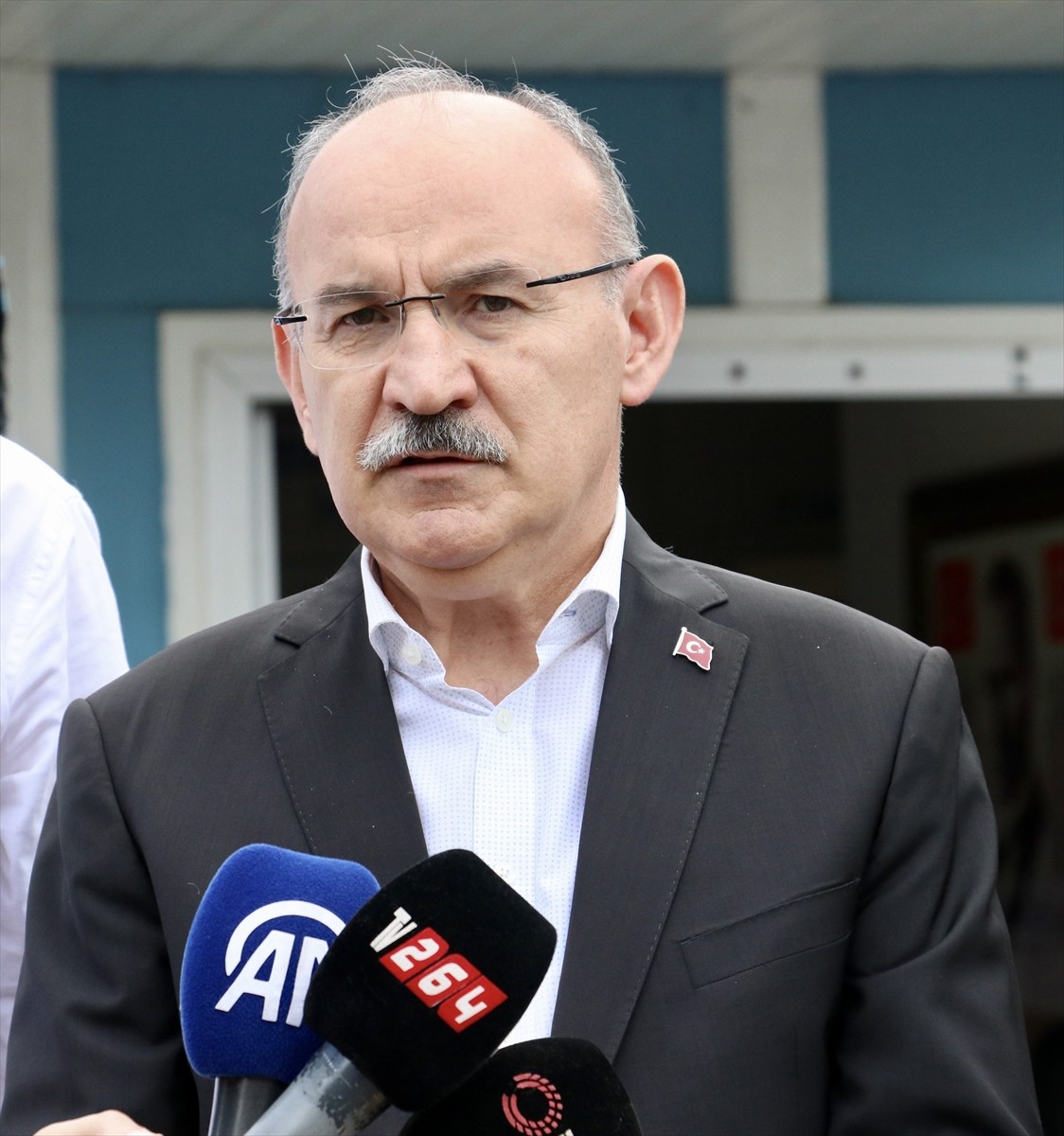 Sakarya'da eski Ferizli Belediye Başkanı Ahmet Soğuk, uğradığı silahlı saldırı sonucu hayatını...