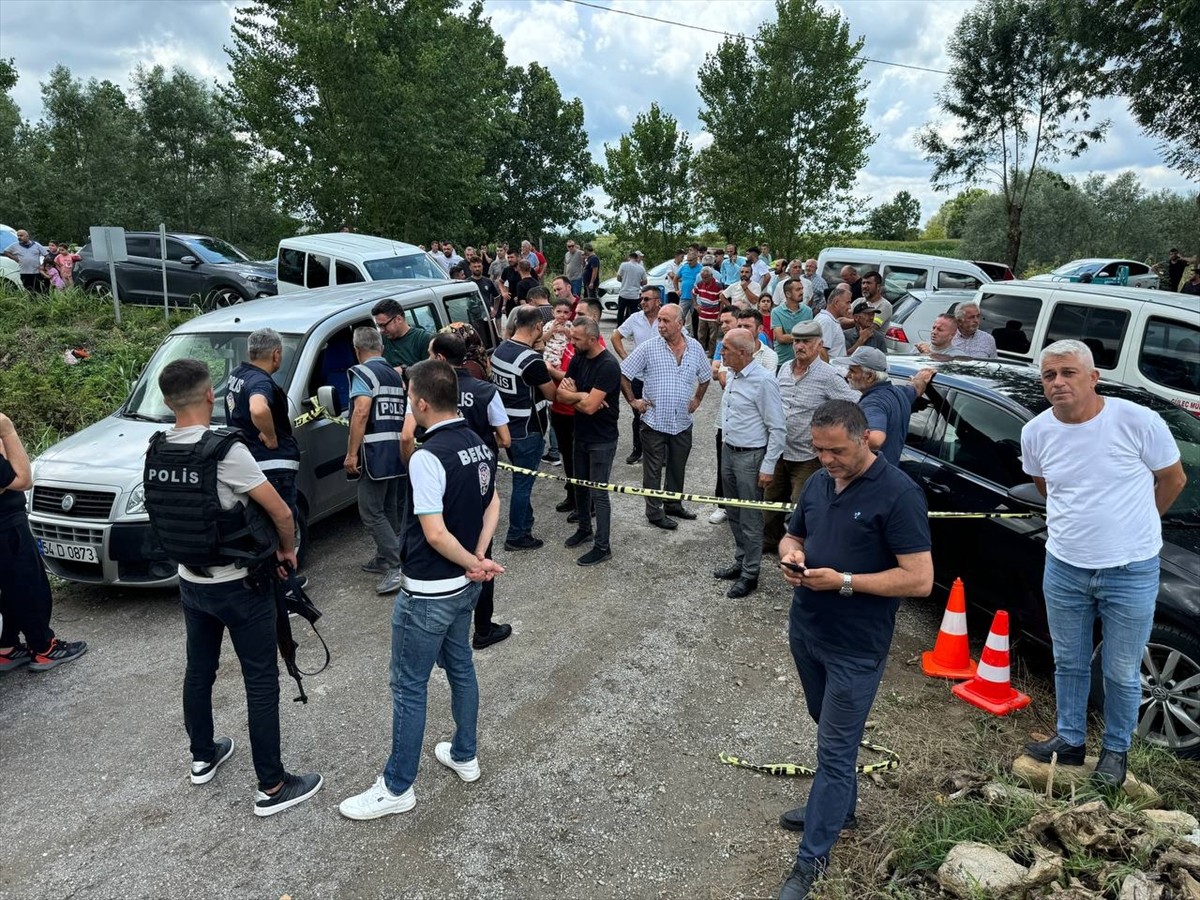 Sakarya'da eski Ferizli Belediye Başkanı Ahmet Soğuk, uğradığı silahlı saldırı sonucu hayatını...