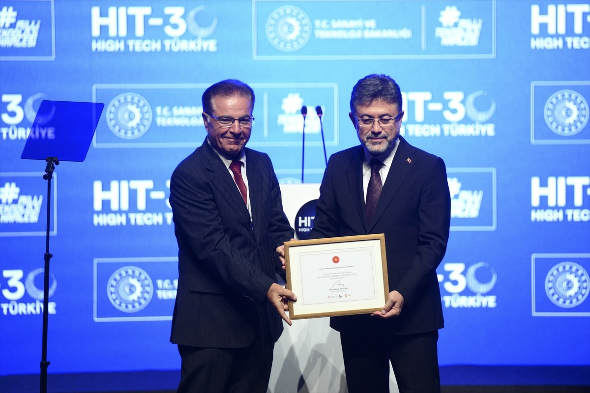 Sanayi ve Teknoloji Bakanı Mehmet Fatih Kacır, Atatürk Kültür Merkezi'nde 'HIT-30 Yüksek Teknoloji...